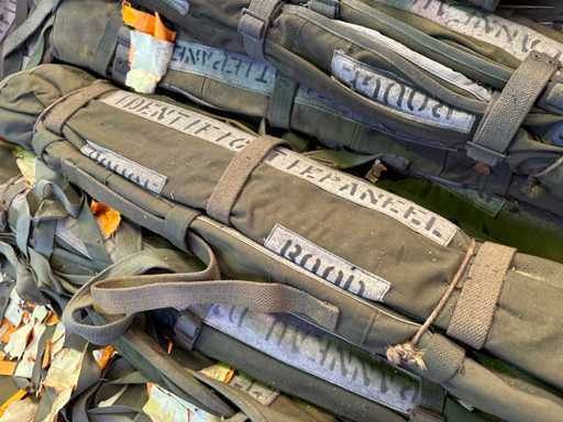 Lot de panouri de identificare militar?