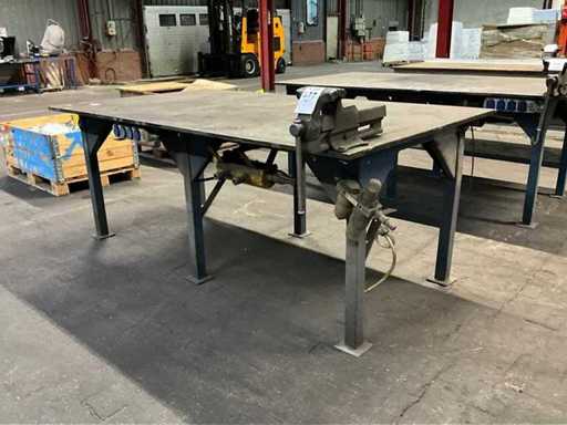 Schwerer Werkstatttisch