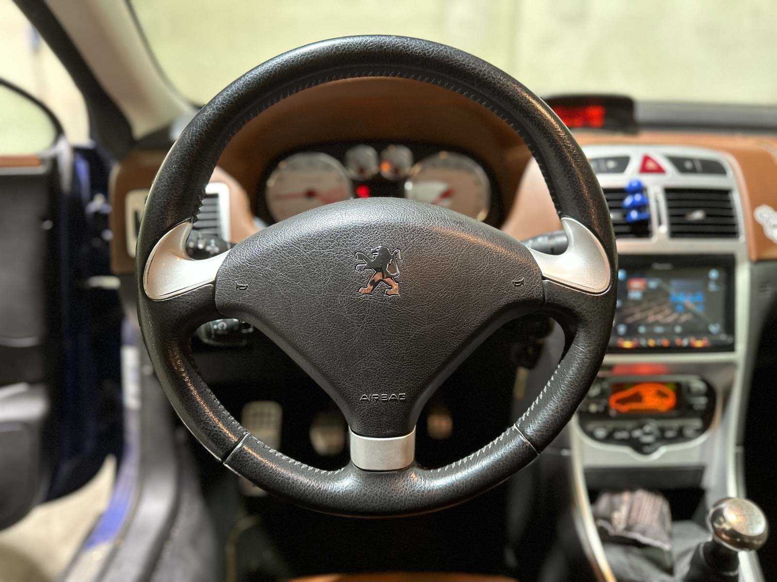 Peugeot 307 CC 2.0-16V 136pk 2005, 67-RG-XG