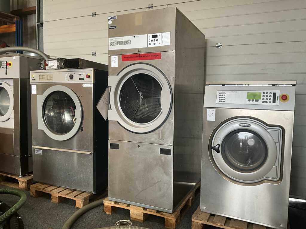 2007 Electrolux T3290 Industrial Drying Machine
