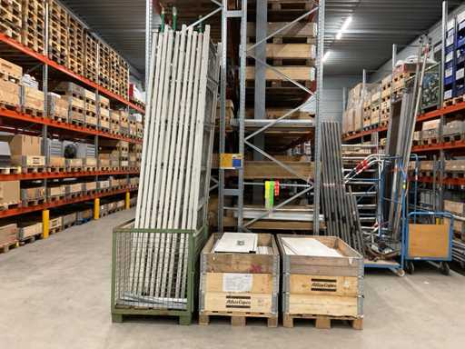 Étagère à étagères