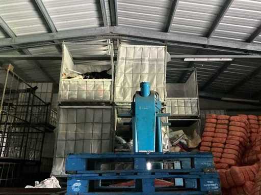 Batch of aluminum storage bins (33x)