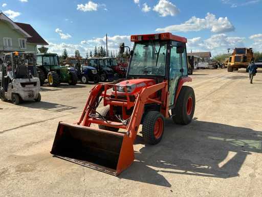 KUBOTA - STV 32 - Tracteur à 4 roues motrices