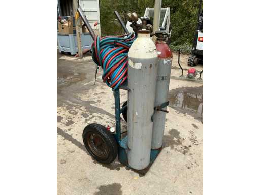 Gas torch with double torch (heating and cutting) see photos with trolley