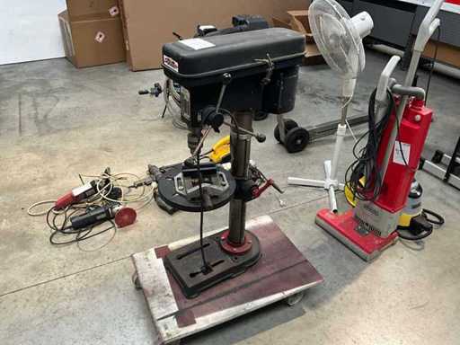 Machine de forage à colonne Rewer CF-16C de 1989