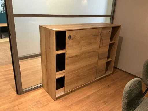 Marcant: Dulap glisant cu ușă de jumătate de înălțime