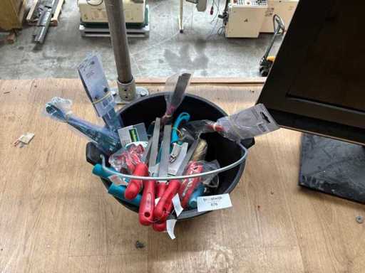 Technocraft Verschiedene Handwerkzeuge im Eimer
