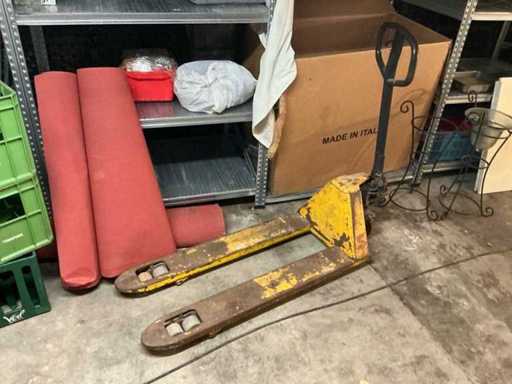 Pallet truck (2x)