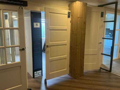 Austria Showroom Deur