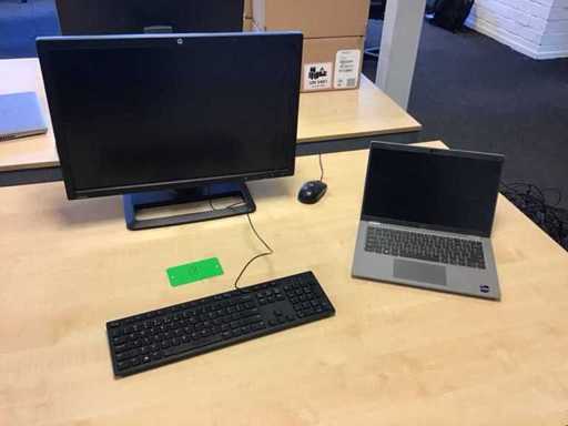 Dell latitude 5520 i7 incl monitors and accessories 