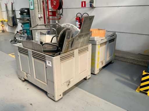 Lot d’acier et de fer (2x)