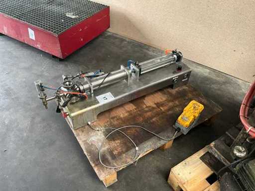 Halbautomatische pneumatische Kolbenfüllmaschine