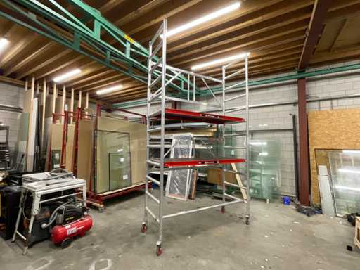 Altrex RS44 - Échafaudage électrique avec accessoire