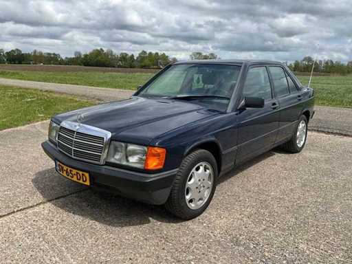 Automobil de pasageri Mercedes-Benz 190 Seria 2.0 E din 1988
