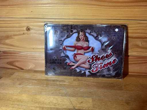 - Show Time - Mancave decoratie