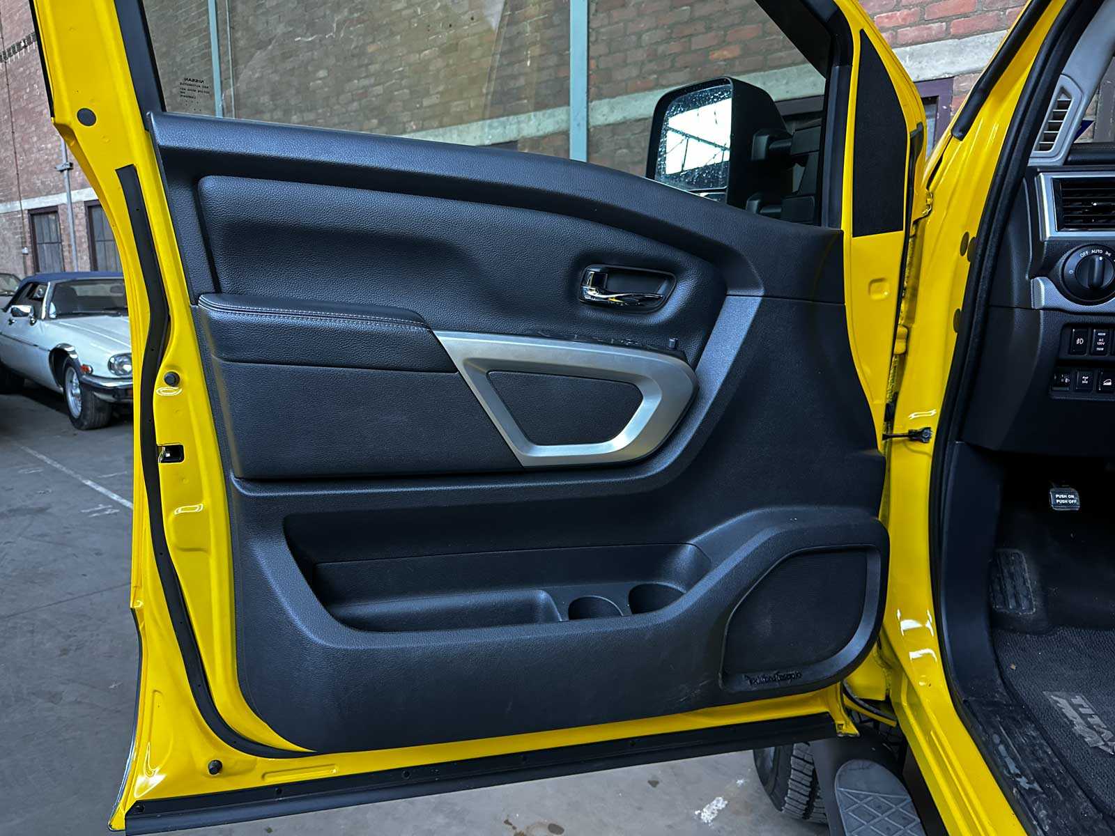 Nissan Titan PRO-4X 5.6 V8 396pk 2018