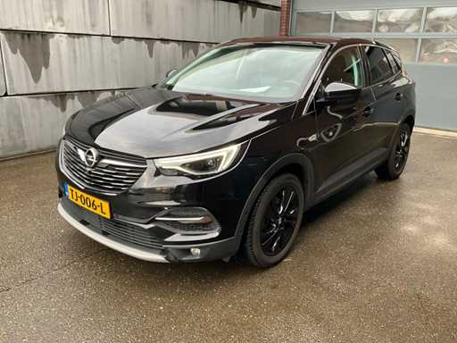 Opel Grandland X 1.2 Turbo Ultimate - Passenger car (consumes oil)