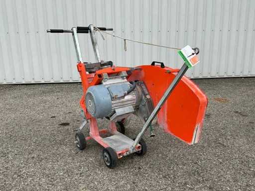 Ferăstrăul pentru beton Lissmac Compact Cut 400E 2017