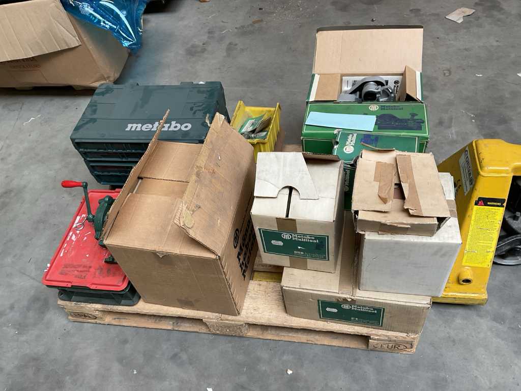 Batch of Metabo accessories