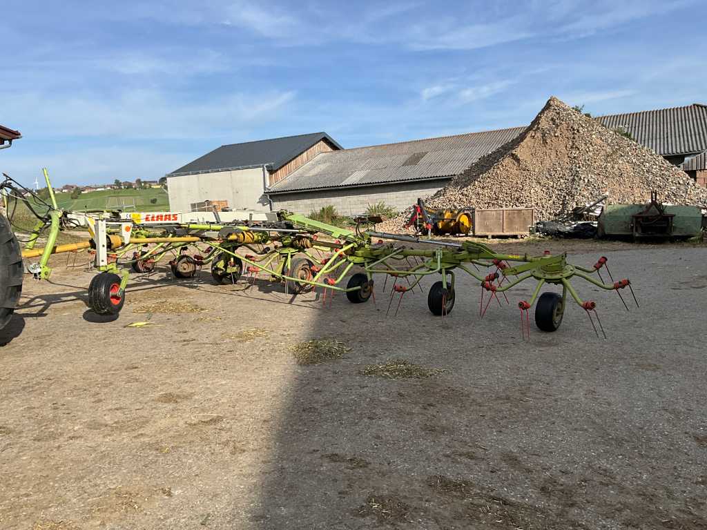 Claas Volto 1050T rotary haymaker
