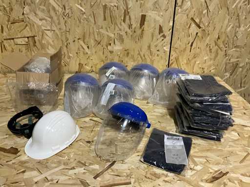 Capuchons et visières de moine