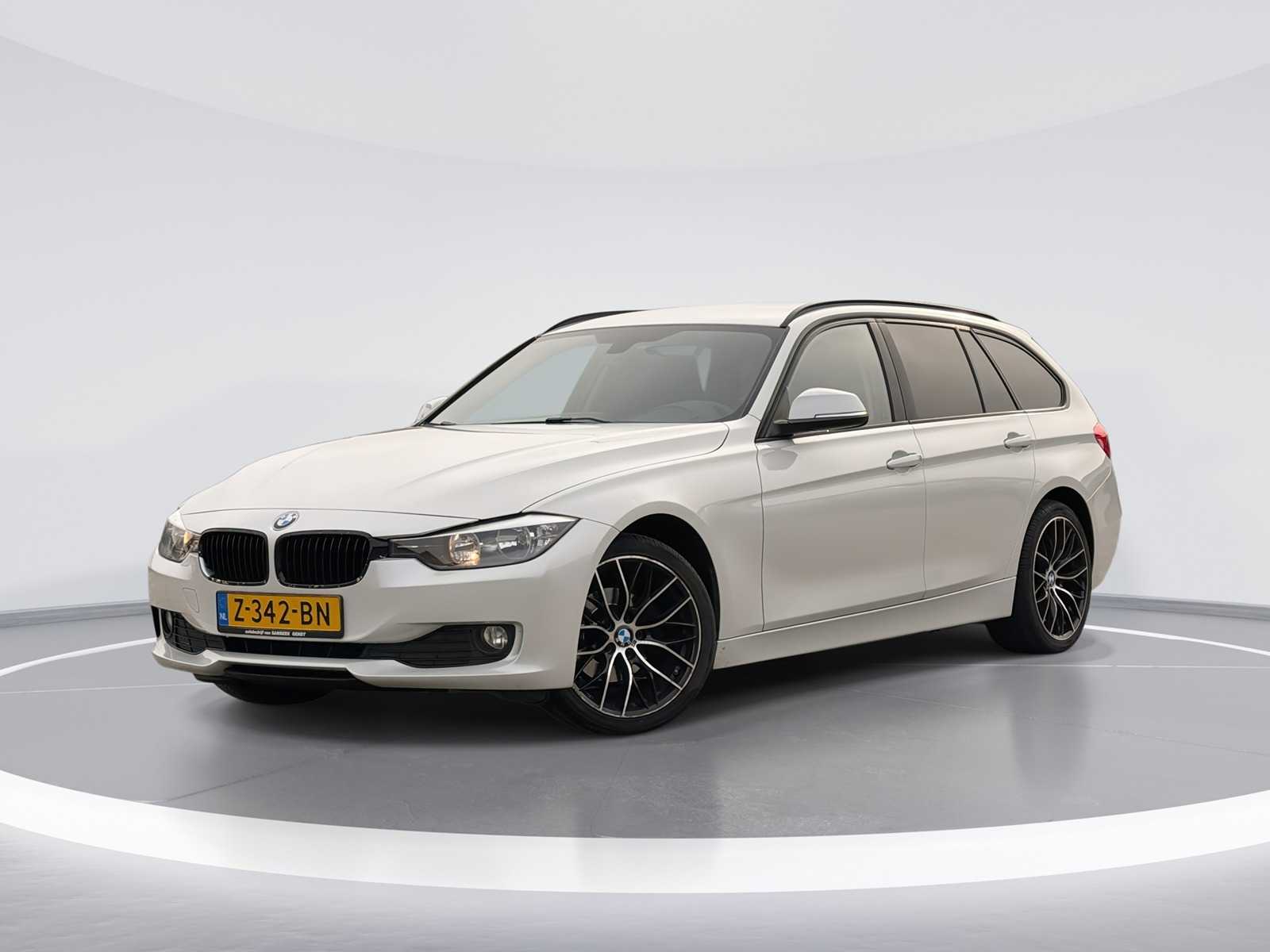 BMW 3 Series Touring 316i Executive 2015 | Z-342-BN