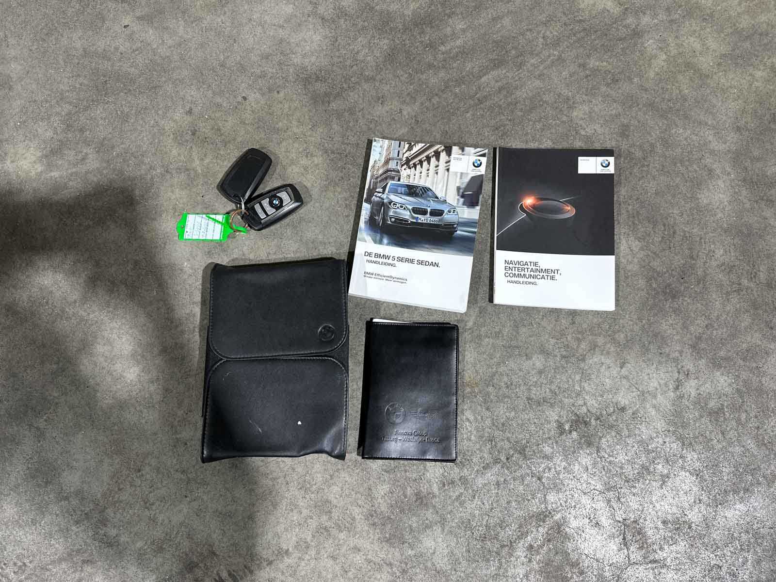 BMW 520i Luxury Edition 5-serie 181pk 2017 (Origineel-NL), NP-432-L