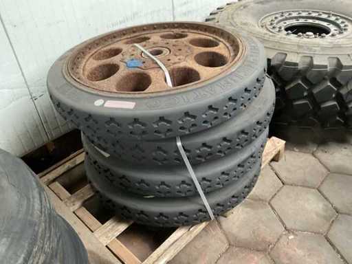 Pirelli Band (4x)