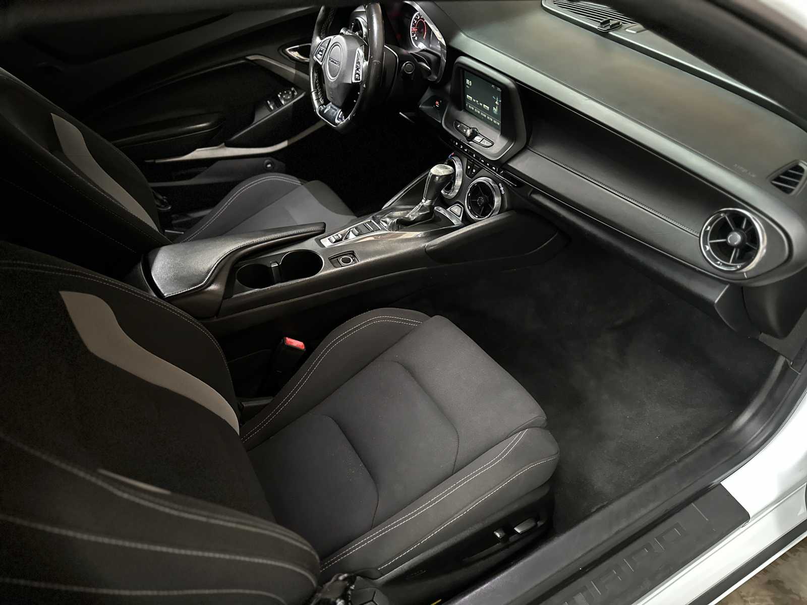 Chevrolet Camaro 1LT 2.0L I4 F DOHC 16V 275pk 2017