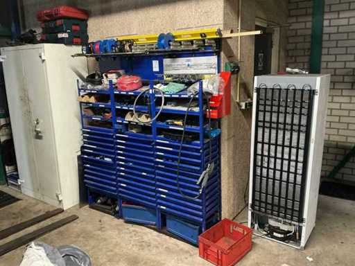 Garagekast met inhoud (3x)