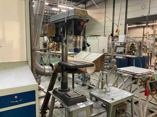 Machine de forage à colonne Huvema HU 16 T 2001 sur support