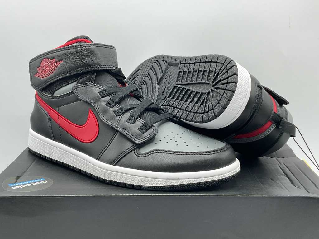 Jordan 1 mid on sale 41