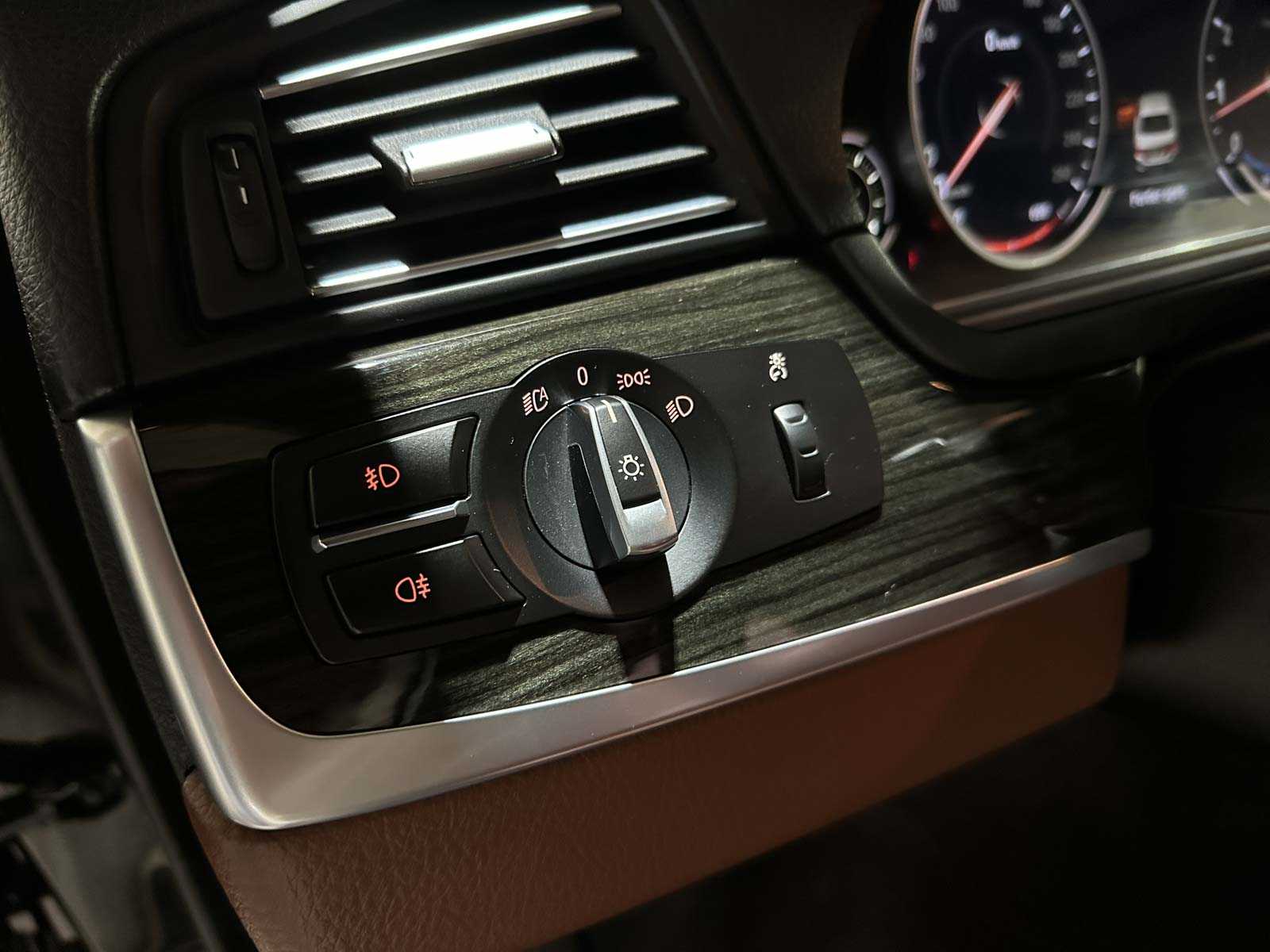 BMW 520i Luxury Edition 184pk 2016 (Origineel-NL) 5-serie F10, KK-611-L