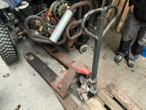 Hand hydraulic pallet truck