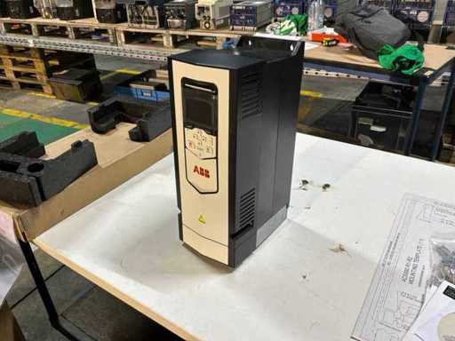 ABB ACS880 Frequentieregelaar