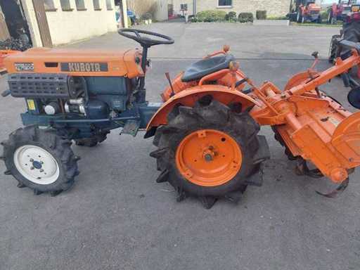 Kubota - B7000 - Kubota B7000