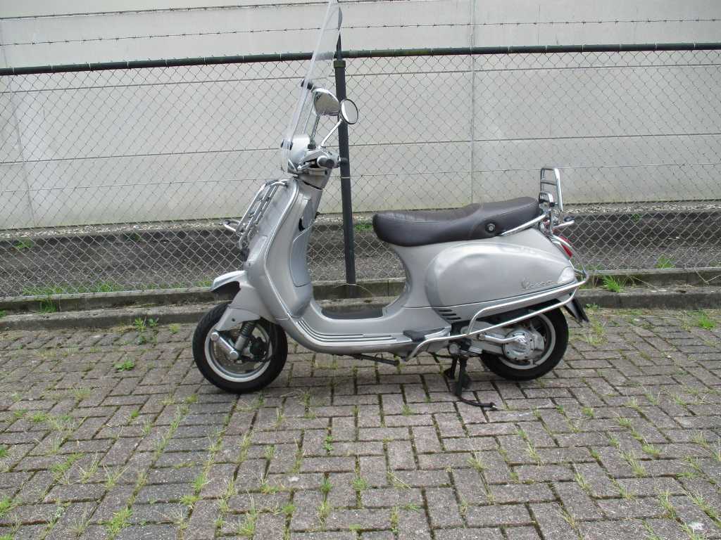 Vespa - Snorscooter - LX 50 Touring 4T - Roller