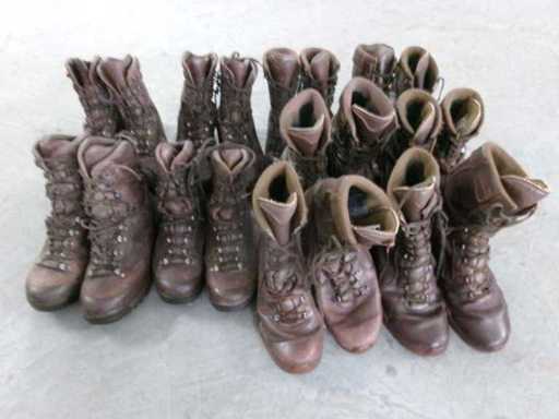 Combat Boots Mix, częściowo wadliwy (R15) (10x)