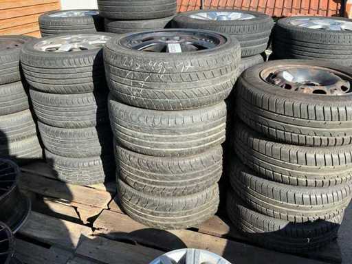 Pneumatici su cerchi in alluminio (4x)