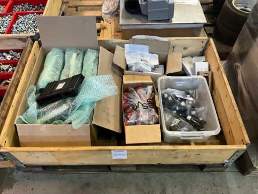 2024 Paccar DAF 2330486 VCU controller (10x)