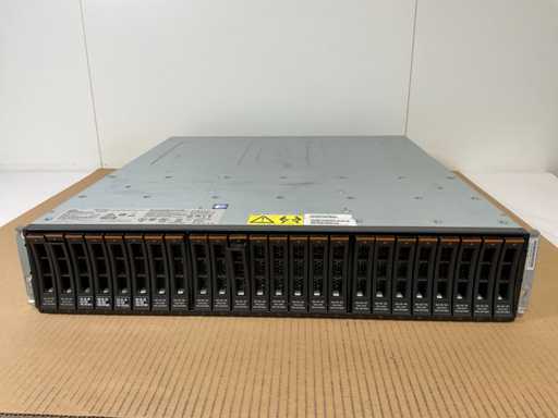 IBM (24E) 18x 900 GB SAS(HUC109090CSS600) - 6x 900 GB SAS(ST900MM0006) Disk Array Enclosure