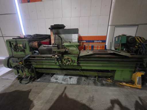 DRNMASKINER Centre lathe