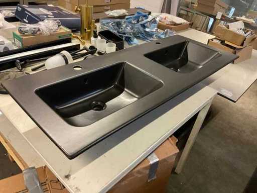 Haut de la lavabo, Detremmerie : 122x46 cm