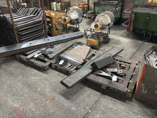 Partij ijzer en zelf half fabricaat voorraad