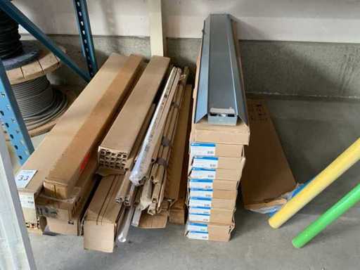 Un lot de tuburi fluorescente și corpuri de iluminat Norton