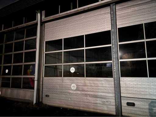 Porte au plafond (3,22x4,00 m)