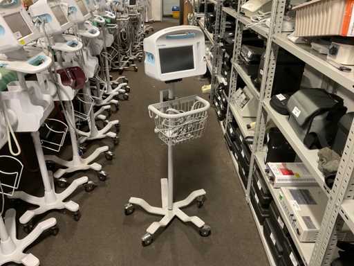 WelchAllyn Vital Signs 6000 series Patient Monitor