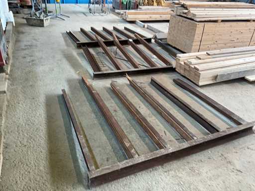 Metal frame for reinforcing iron (3x)