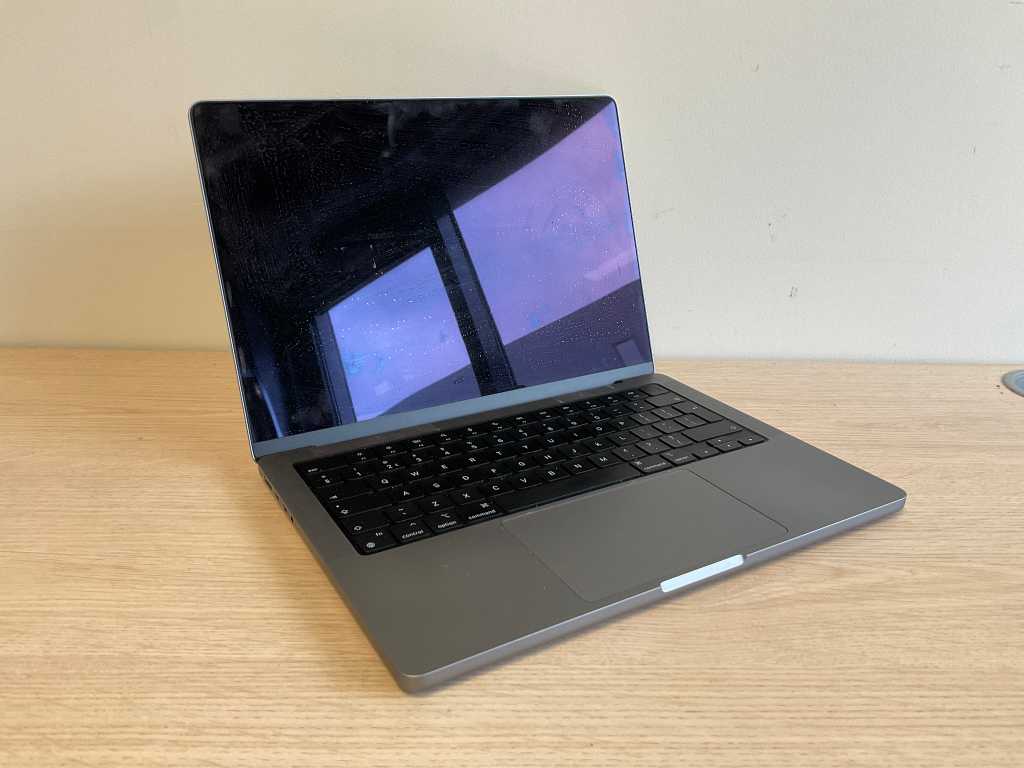 Apple MacBookPro18,3