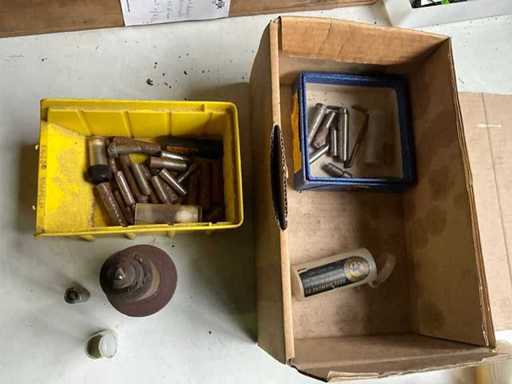 Un lot de rupătoare de piatră diamantată